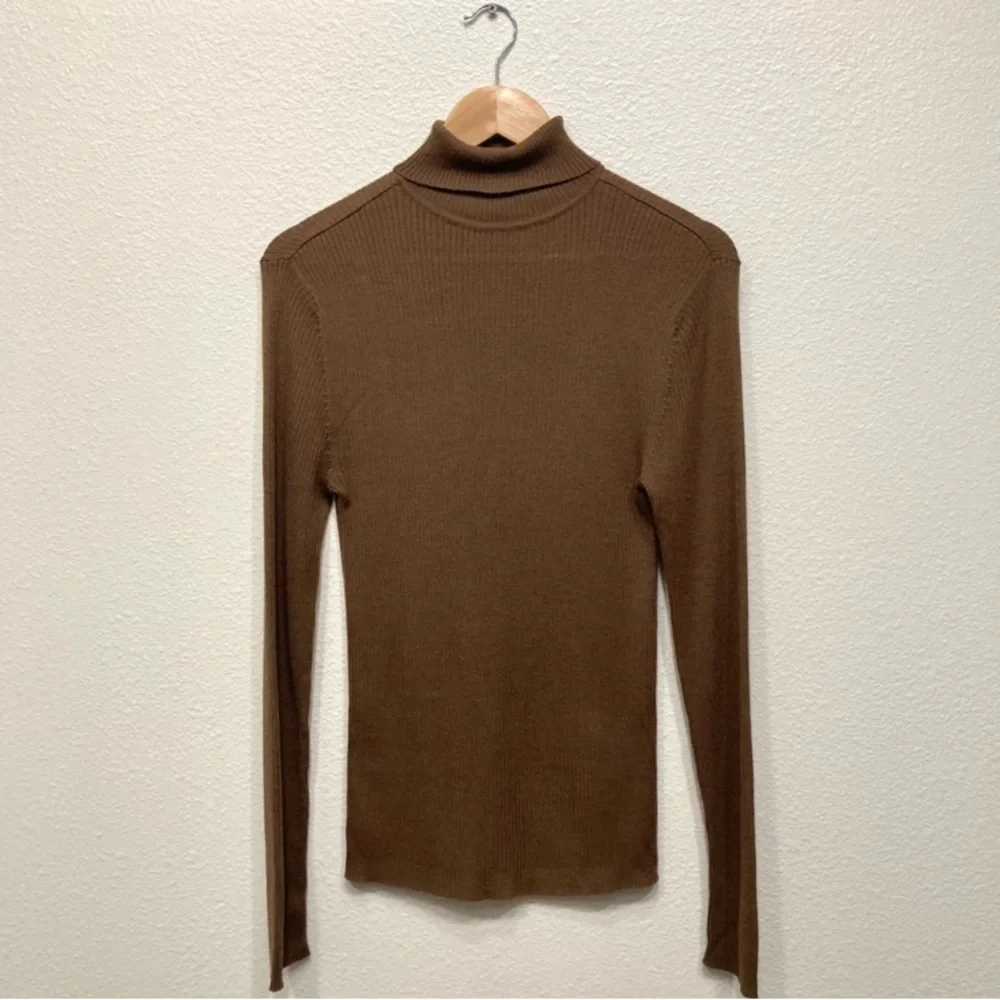 Wool Ribbed Brown turtleneck_2